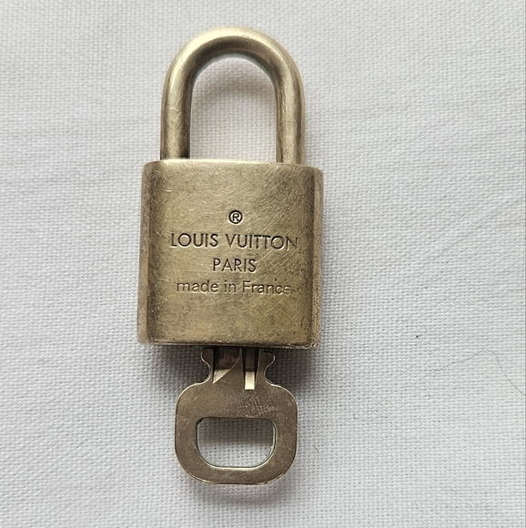 LOUIS VUITTON Authentic Gold Brass PadLock Lock & Key Made In France - Picture 2 of 2